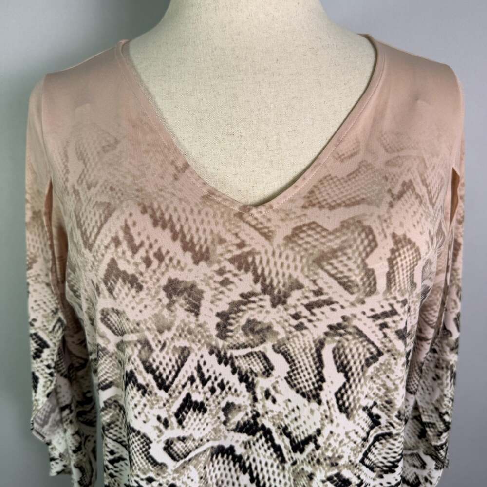 Calvin Klein Womens 0X Plus Tan Snakeskin Ombre V-Neck 3/4 Split Sleeve Blouse - Picture 3 of 16